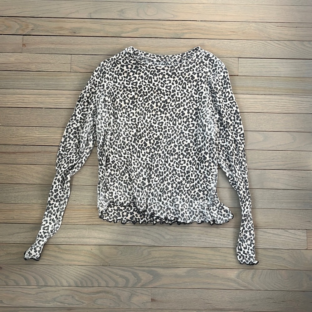 American Eagle Leopard Lettuce Hem Baby Tee